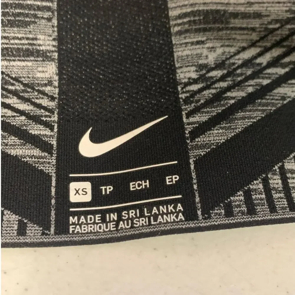 Nike Flyknit Women's XS Black High-Support Non-Padded Sports Bra, Grey